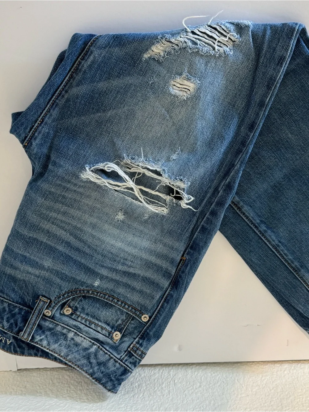 American Eagle Outfitters Distressed Blue Denim Cropped Jeans 5-Pocket